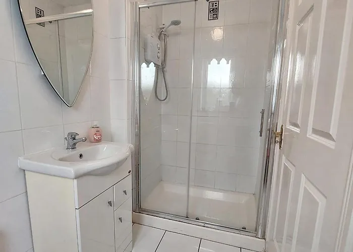 Inis Lua House Проживание в семье